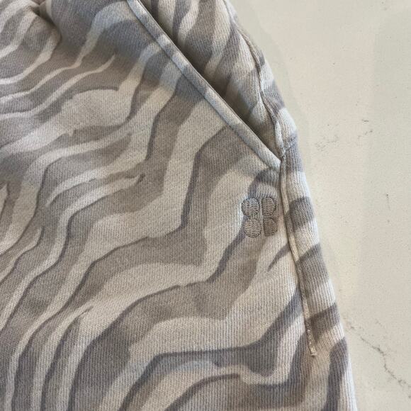 Sweaty Betty Essentials Shorts Light Grey Zebra Print Size Small‎ - Picture 5 of 10